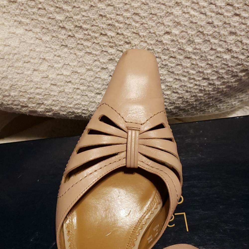 Laura Scott Shoes - Picture 8 of 8